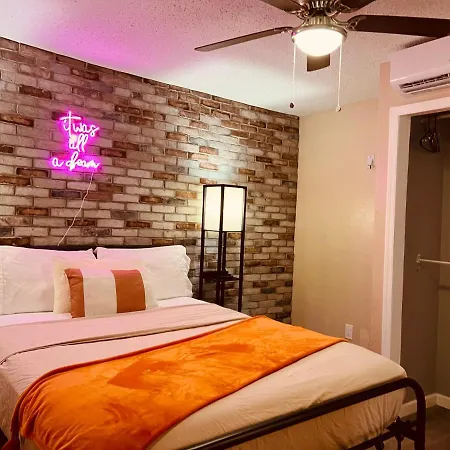 Apartment Near Tpa Airport
